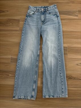 H&M Women's Light Wash Wide Leg High-Rise Jeans